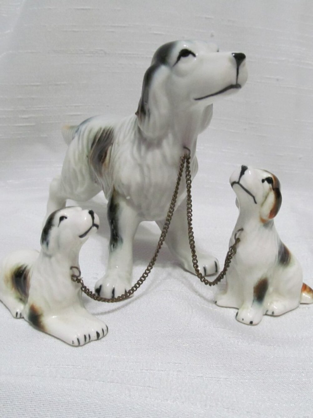 Vintage Dog Figurine with 2 Pups Chained English Setter